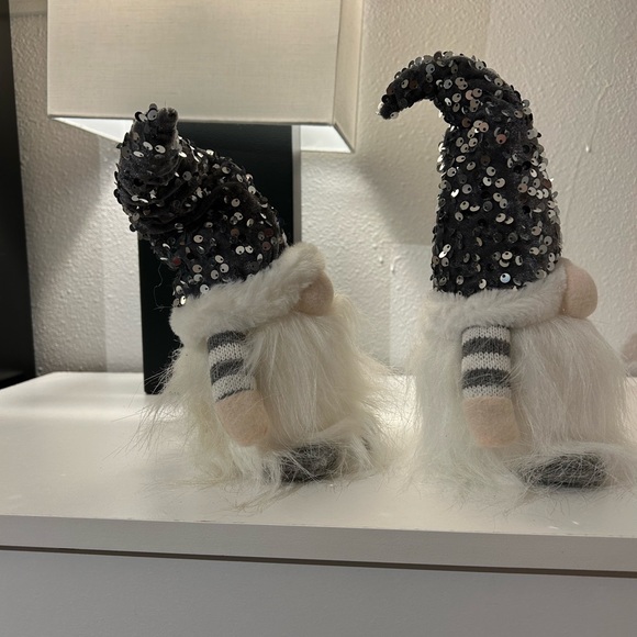 2 Silver Christmas Gnomes - Picture 3 of 9